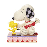 Enesco Peanuts Stringing Hearts Figure - Radar Toys