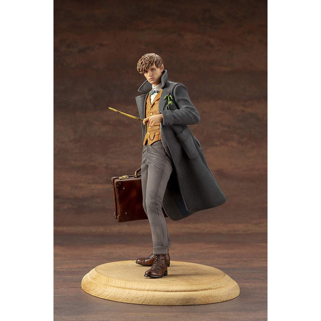 Kotobukiya Fanrastic Beasts Crimes Newt Scamander Artfx Statue